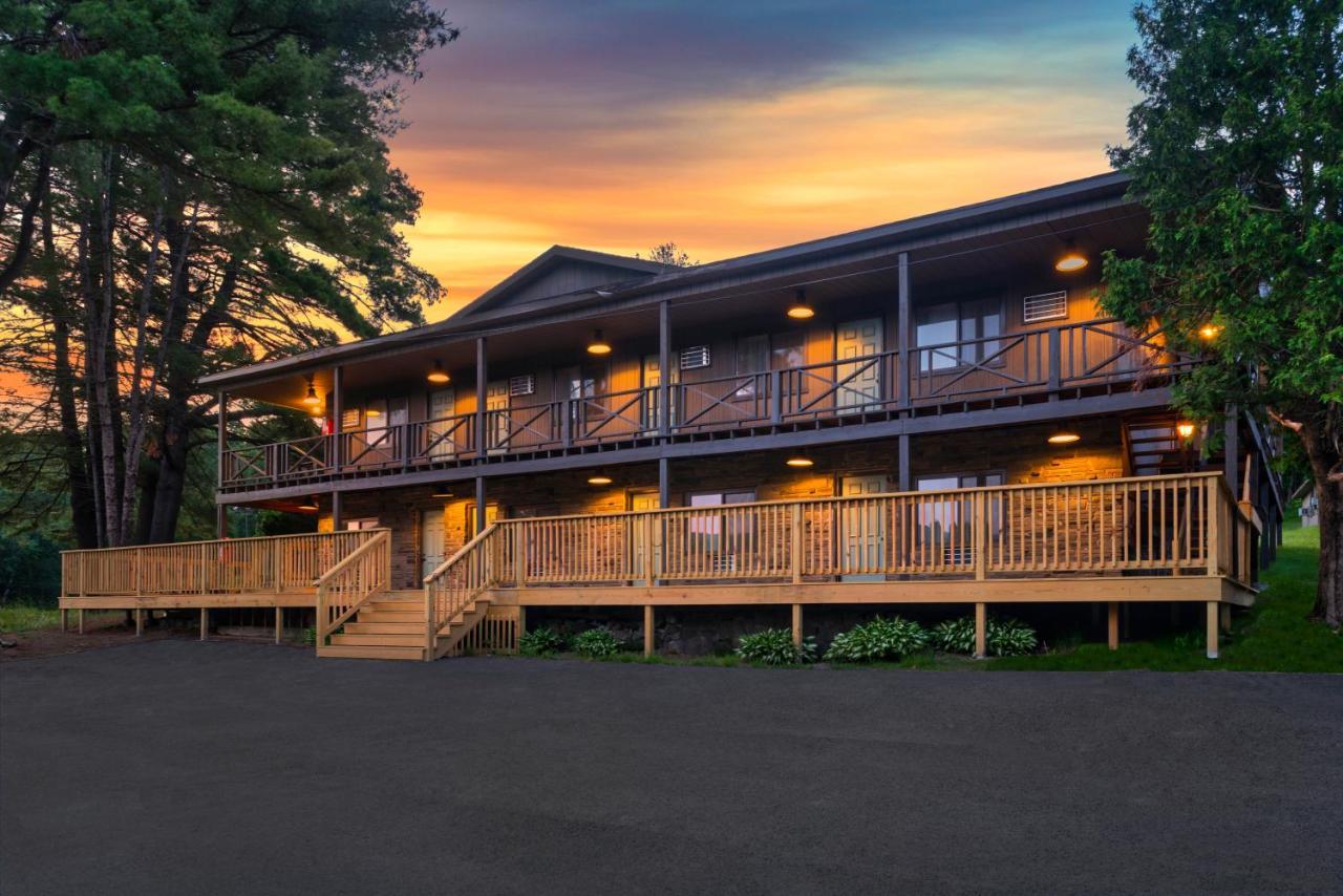 Roaring Brook Ranch Resort Lake George Esterno foto