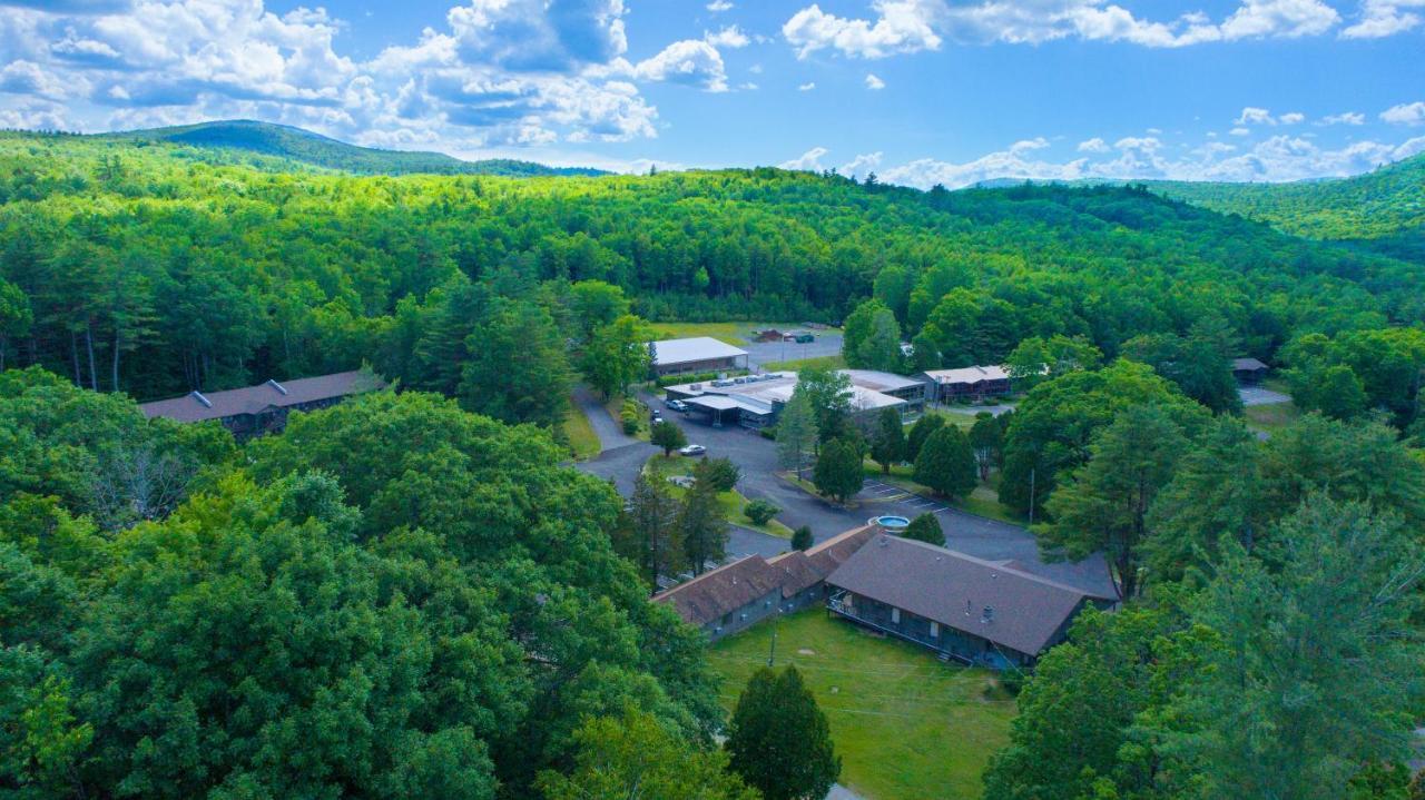 Roaring Brook Ranch Resort Lake George Esterno foto