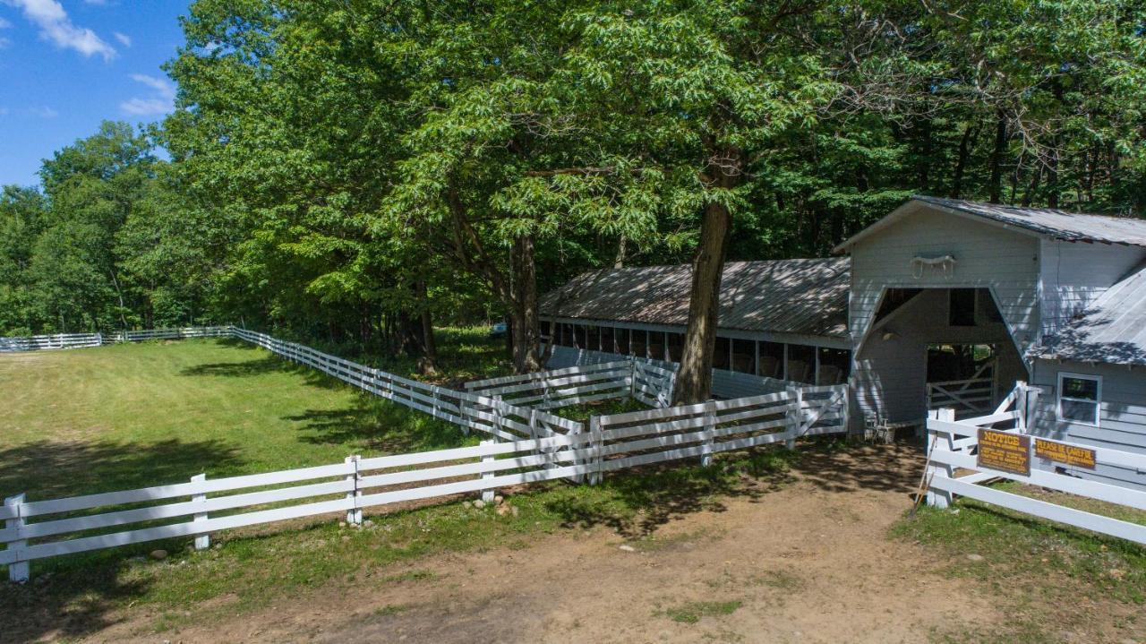 Roaring Brook Ranch Resort Lake George Esterno foto