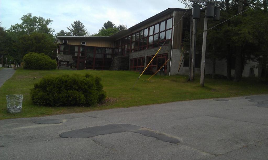Roaring Brook Ranch Resort Lake George Esterno foto