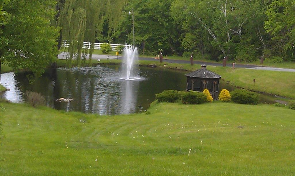 Roaring Brook Ranch Resort Lake George Esterno foto