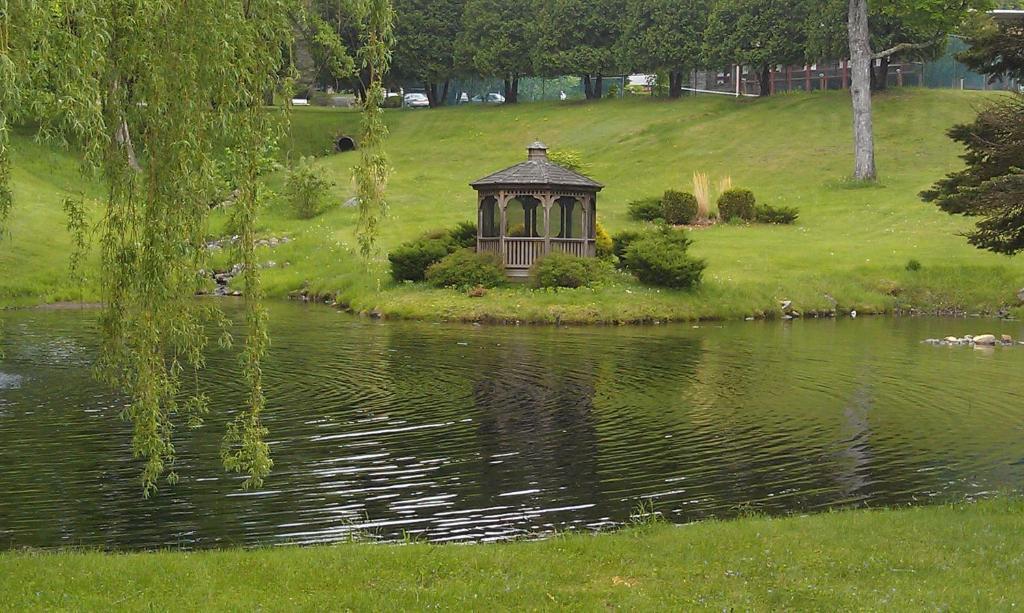 Roaring Brook Ranch Resort Lake George Esterno foto