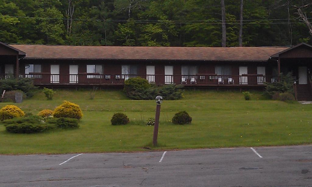 Roaring Brook Ranch Resort Lake George Esterno foto