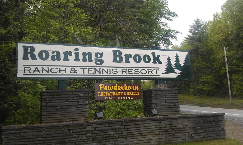 Roaring Brook Ranch Resort Lake George Esterno foto