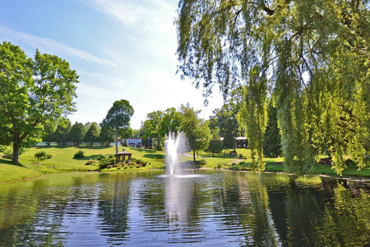Roaring Brook Ranch Resort Lake George Esterno foto