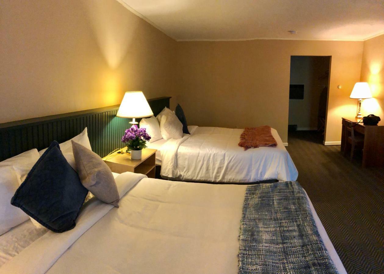 Roaring Brook Ranch Resort Lake George Esterno foto